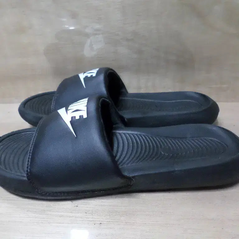 [BUNJANG] Nike Slide Slippers Black / 후루룩구제2 250 나이키 슬라이드 슬리퍼 블랙 260705