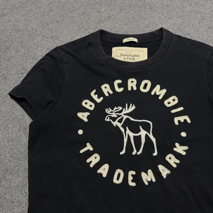 [BUNJANG] Abercrombie & Fitch Black Short Sleeve T-Shirt - Size S / 아베크롬비 블랙 반팔티 S