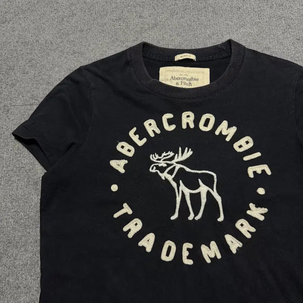 [BUNJANG] Abercrombie & Fitch Black Short Sleeve T-Shirt - Size S / 아베크롬비 블랙 반팔티 S