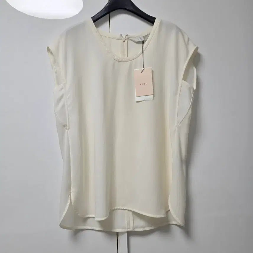 [BUNJANG] LATT BY TIE Sleeveless Blouse (Ivory) / (새상품)래트 바이티 민소매나시(한섬타임랑방)