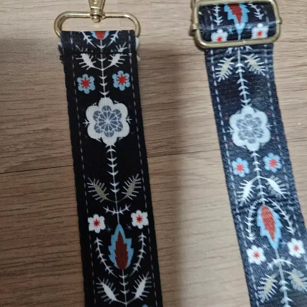 [BUNJANG] Sennaai Black Fleur Pattern Strap / 센나이 스트랩 크로스 줄 블랙 플라  새제품