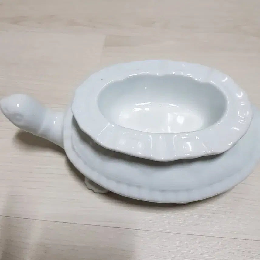 [BUNJANG] 1970s Turtle-Shaped Tobacco Box and Ashtray Ceramic / 70년대골동거북형엽초함과재떨이도자기