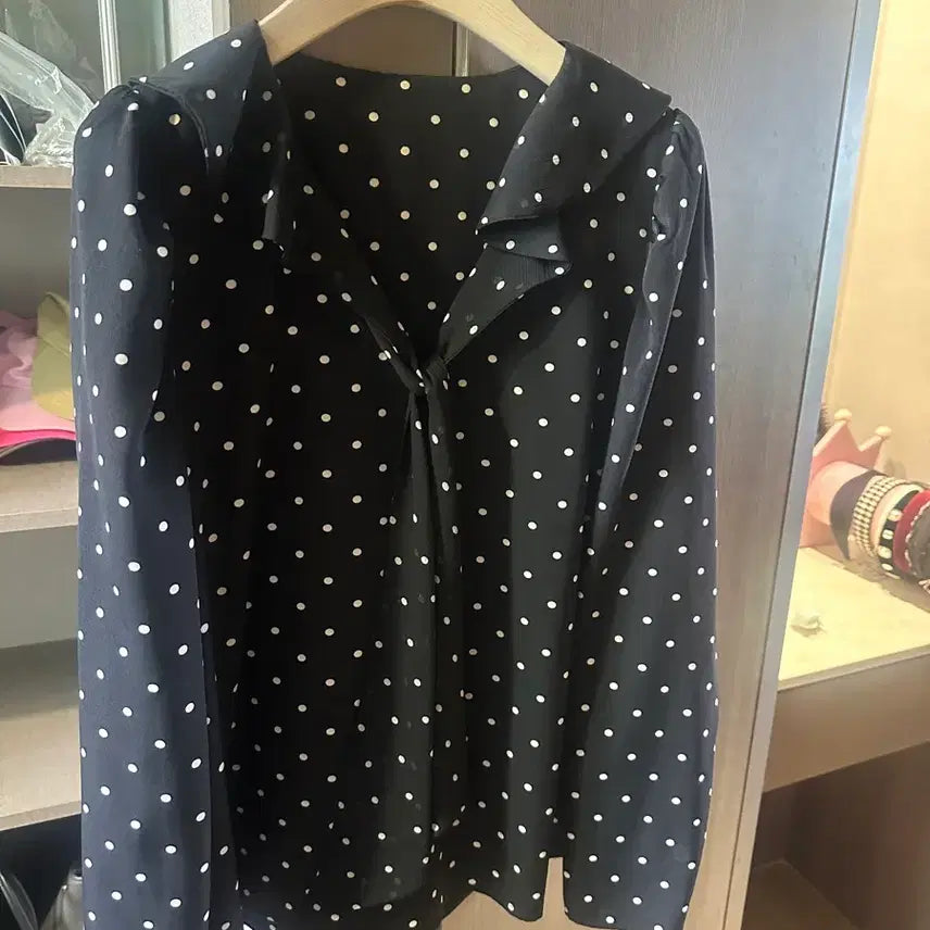 [BUNJANG] Fresh Label Polka Dot Blouse / 프레쉬라벨 도트 블라우스