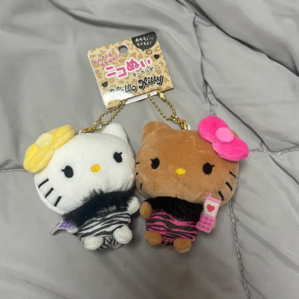 [BUNJANG] Hello Kitty Gyaru Doll Keychains with Magnets (Set of 2) / 헬로키티 갸루 2개 인형키링 자석 일괄