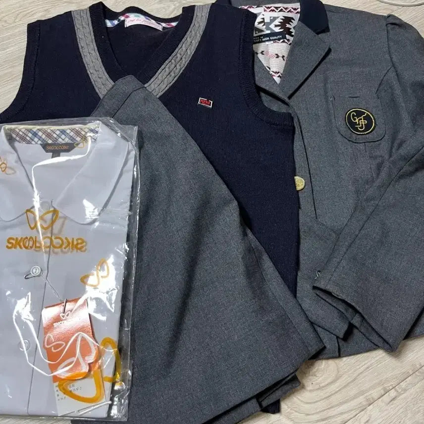[BUNJANG] School Uniform Set (Blouse, Vest, Jacket, Skirt) / 교복 세트 (블라우스, 조끼, 자켓, 치마)