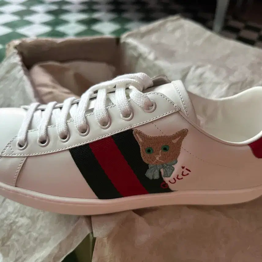 [BUNJANG] Gucci Cat Embroidery Sneakers White US 9 / 구찌 고양이 자수 스니커즈 화이트 270
