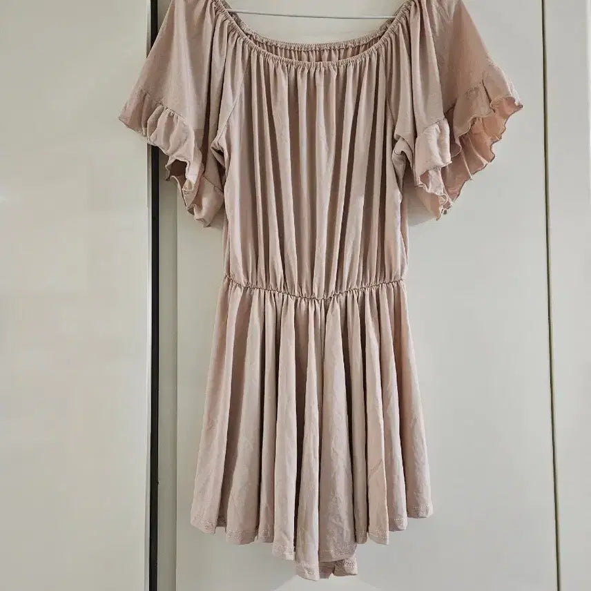 [BUNJANG] Off-Shoulder Frill Jumpsuit Beige / 오프숄더 프릴 점프수트  베이지