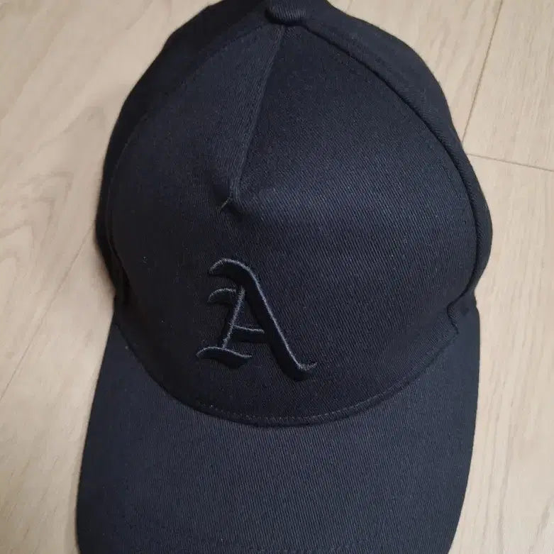 [BUNJANG] Unbranded Black Ball Cap with 'A' Embroidery / 블랙 볼캡 A자수