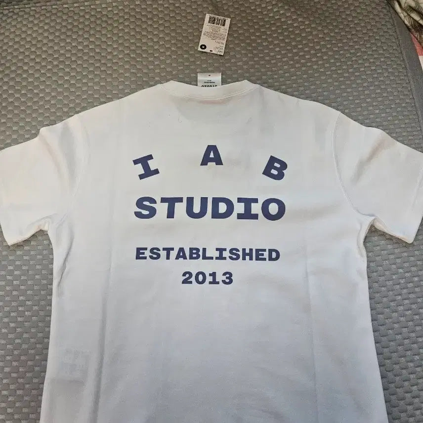 [BUNJANG] Iab Studio 2026 Short Sleeve T-Shirt White / 아이앱 2026 반팔 티셔츠 화이트