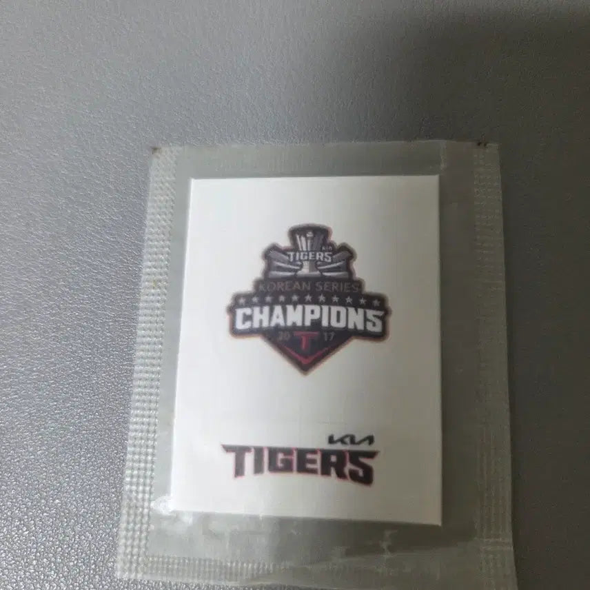 [BUNJANG] Kia Tigers 2017 Championship Emblem Sticker / 기아타이거즈 우승엠블럼2017띠부씰