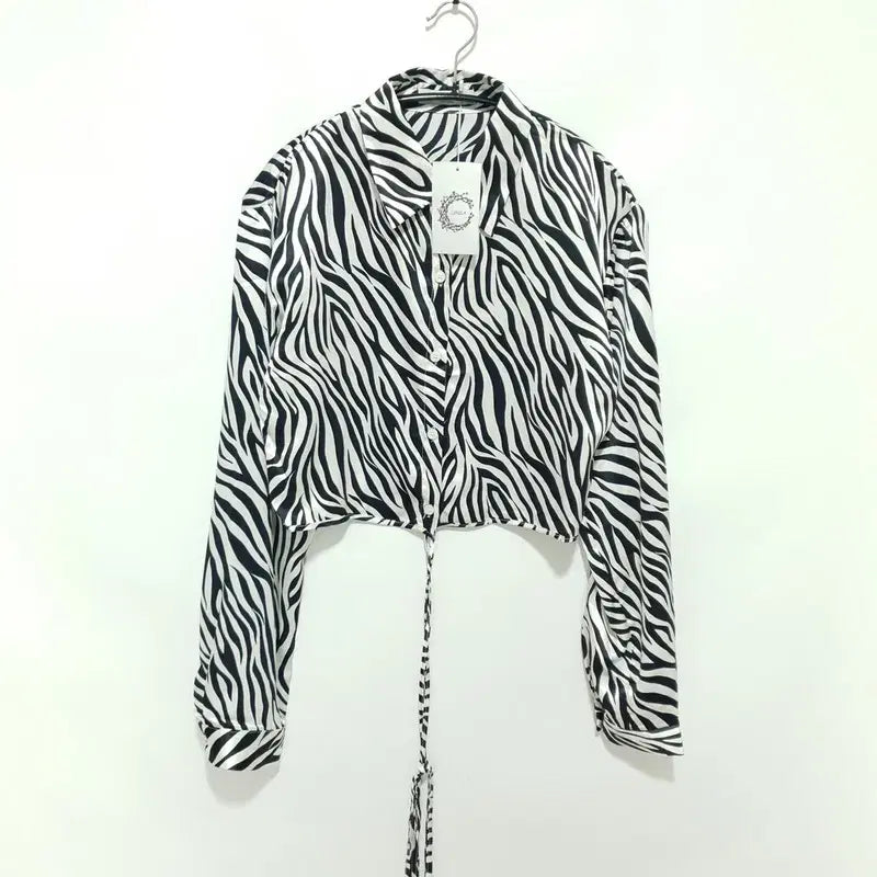 [BUNJANG] Zebra Pattern Cropped Satin Blouse / 지브라 패턴 크롭 새틴 블라우스 F_M2321