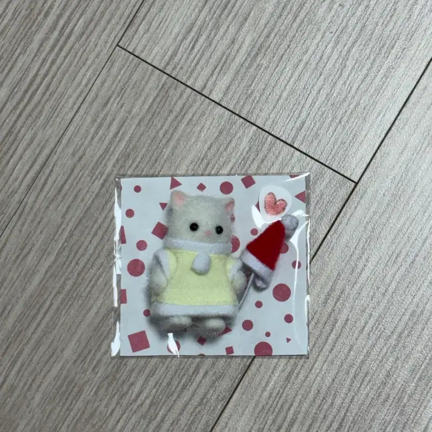 [BUNJANG] Sylvanian Families Persian Cat Santa Doll / 실바니안 페르시안 산타