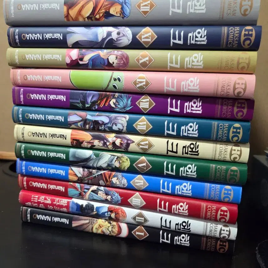 [BUNJANG] Helck Complete Set Volumes 1-12 / 헬크 1-12 전권 판매 합니다.