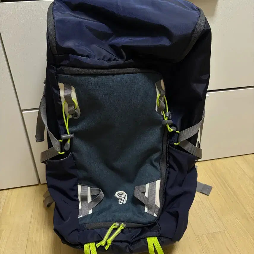 [BUNJANG] Mountain Hardwear 30L Backpack - Near Mint Condition / 마운틴하드웨어  30L 배낭, 신품급