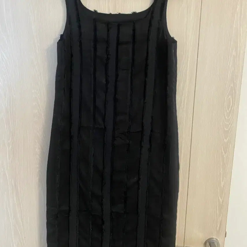[BUNJANG] LOCLE Black Sleeveless Dress / 로클 민소매 블랙 원피스