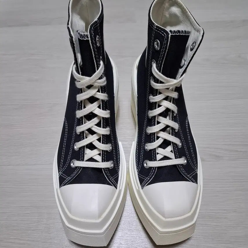 [BUNJANG] Converse Deluxe Wedge Heel Black/White Size 250 / 컨버스 디럭스 웨지힐 블랙/화이트 250 사이즈