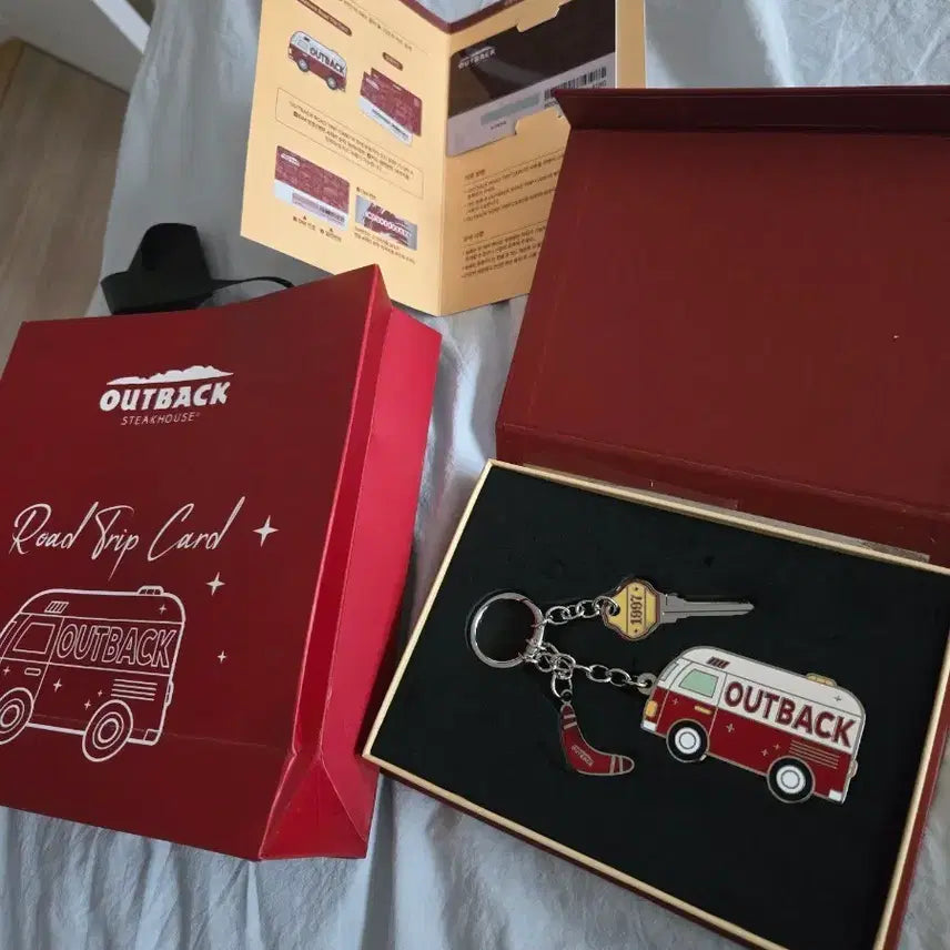 [BUNJANG] Outback Steakhouse Limited Edition Road Trip Card & Keyring Set / 아웃백 한정판 로드 트립 카드 키링 세트