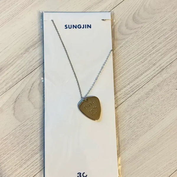 [BUNJANG] DAY6 Sungjin Necklace (Sealed) / (미개봉/정가이하) 데이식스 성진 목걸이 판매합니다