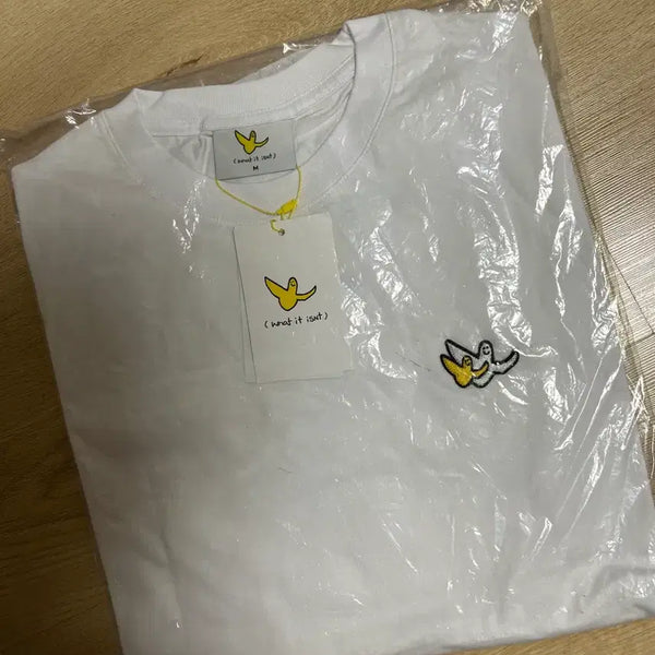 [BUNJANG] What It Isn't White T-Shirt M / (what it isnt) 반팔티 화이트 M