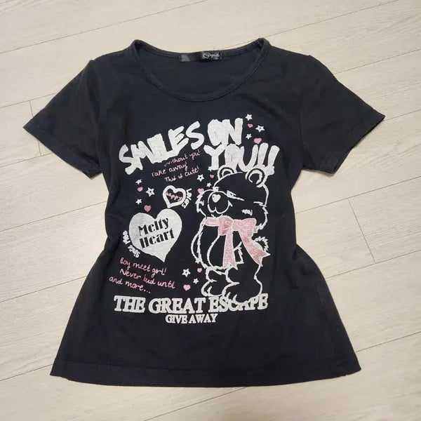 [BUNJANG] Bear Graphic T-Shirt with Glitter Ribbon and Heart Detail / 할인중 초갸루깔 곰돌이 빤짝이 리본 하트 반팔