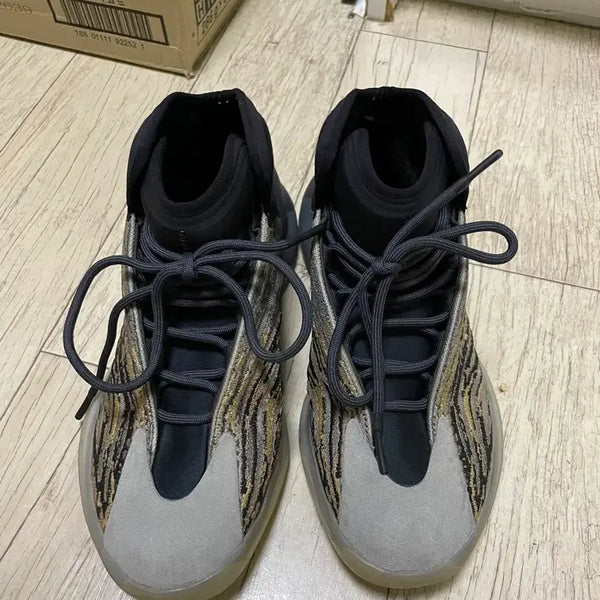 [BUNJANG] Adidas Yeezy Boost 700 MNVN Metallic / 이지 부스트 700 MNVN 페이탈