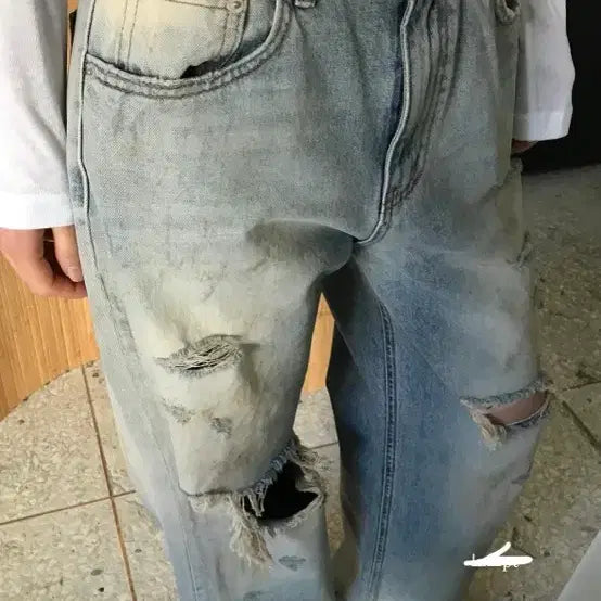 [BUNJANG] MARKLEY Deep Muse London Flat Outfit One Log Wear Shop 503 Breed Jeans / 새상품)마크들리 딥뮤즈 런던플랏 아웃핏 원로그 위아 샵503 브리드
