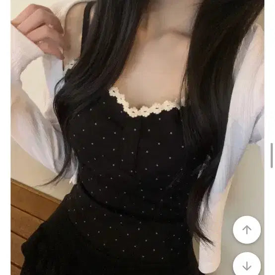 [BUNJANG] Flower Dot Shirring Sleeveless Top / 플라워 도트 셔링 나시 (새거,배송비포함)