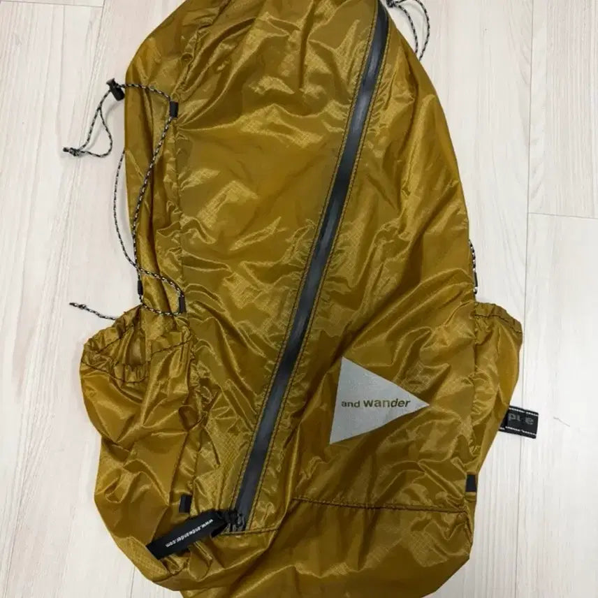 [BUNJANG] Andwander Sil-Daypack Backpack Gold / 앤드원더 실데이팩 골드