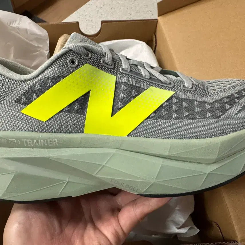 [BUNJANG] New Balance FuelCell SC Trainer v3 265mm (MRCX25R) / 뉴발란스 퓨어셀 SC 트레이너 v3 265mm (MRCX25R)