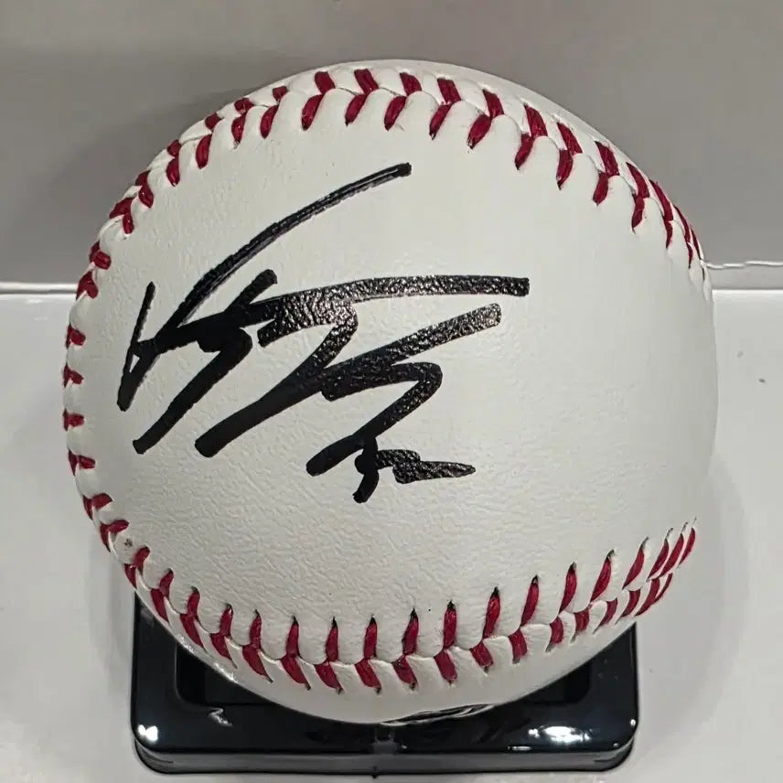 [BUNJANG] Park Jun-soon Doosan Autographed Baseball / 박준순 두산 로고볼 싸인볼