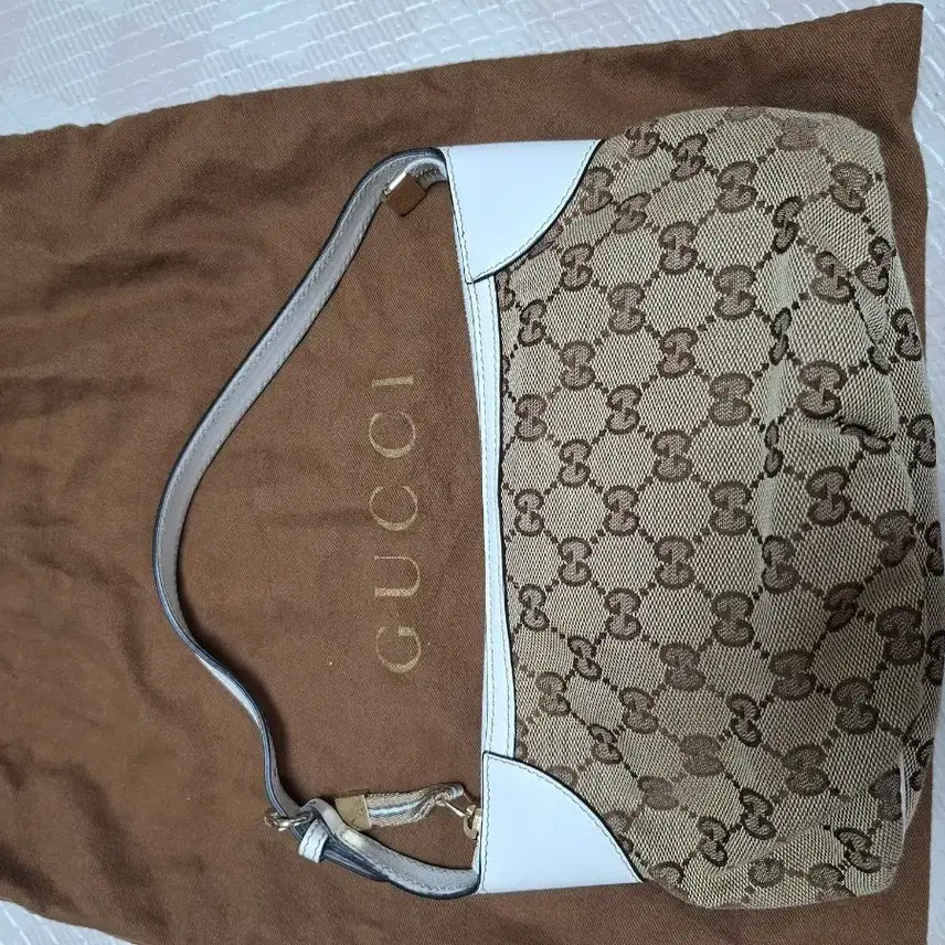 [BUNJANG] Gucci GG Canvas Shoulder Bag White Leather Trim / 구찌 숄더백 정품 1회착용