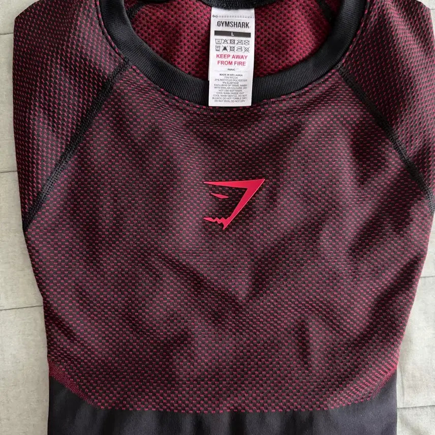 [BUNJANG] Gymshark Onyx T-Shirt Red Carmine L / 짐샤크 오닉스 반팔 레드카마인 L