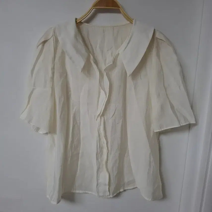 [BUNJANG] Ivory Oversized Collar Blouse / 아이보리 빅카라 블라우스55~66반