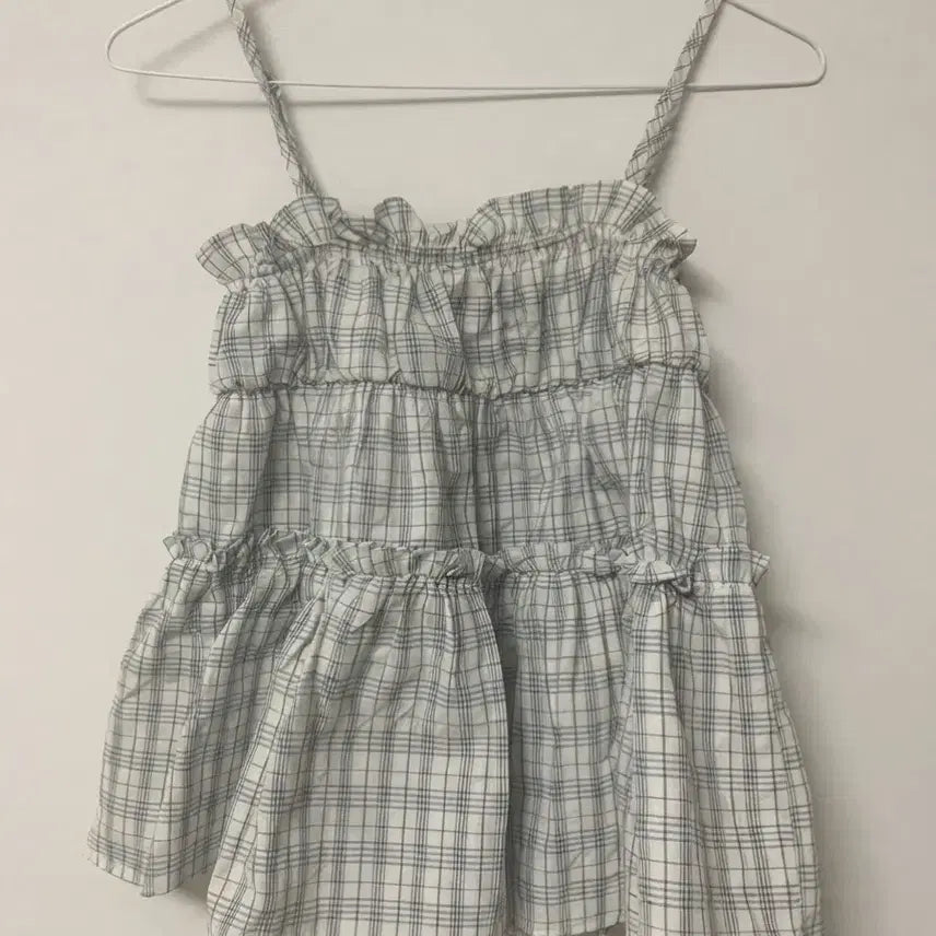 [BUNJANG] Check Pattern Shirring Sleeveless Blouse / 체크 패턴 셔링 민소매 나시 블라우스