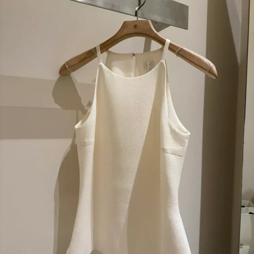 [BUNJANG] Sie Plage Halterneck Sleeveless Top - Cream, Size S / sie 시에 플라주 홀터넥 슬리브리스