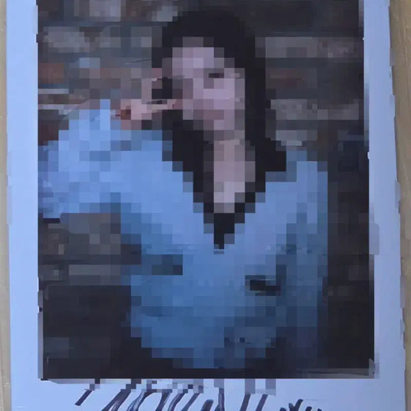 [BUNJANG] ARTMS Odd Eye Circle Haseul Signed Polaroid / ARTMS 이달의 소녀 하슬 사인 폴라로이드