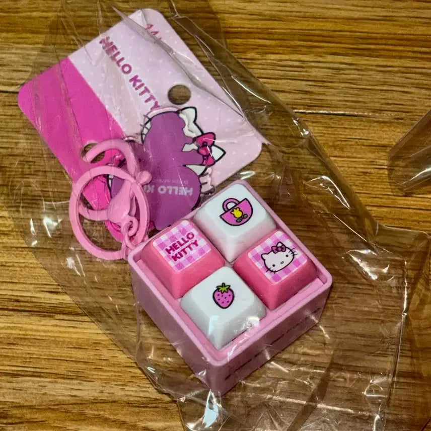 [BUNJANG] Hello Kitty Keycap Keychain Pink / 헬로키티 키캡 키링 핑크 팔아요