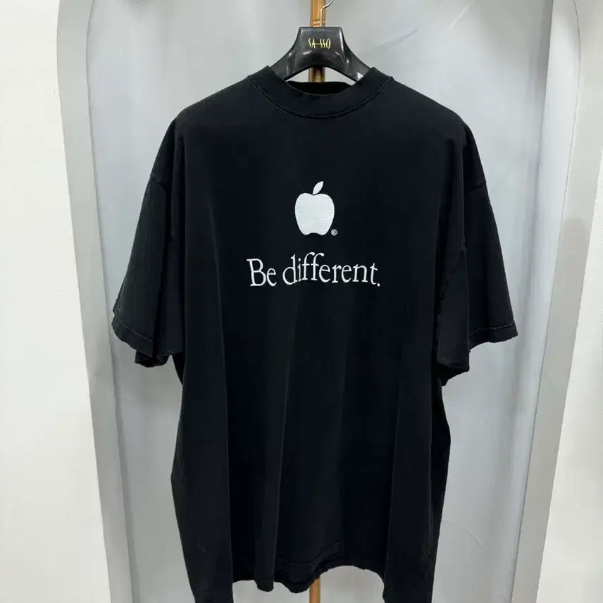 [BUNJANG] Balenciaga Apple Short Sleeve T-Shirt Size 3 / 백화점판 발렌시아가 애플 반팔 3사이즈