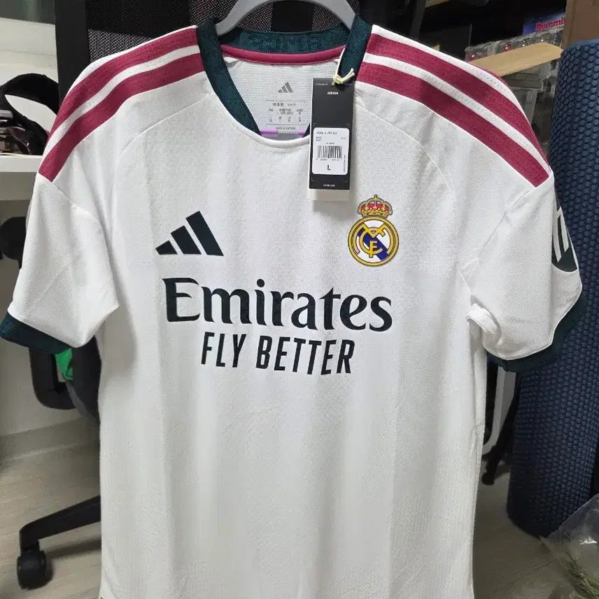 [BUNJANG] Real Madrid 26/27 Home Authentic Jersey Kylian Mbappé Size L (105) / 레알마드리드 26 27 홈 어센틱 국내L 음바페