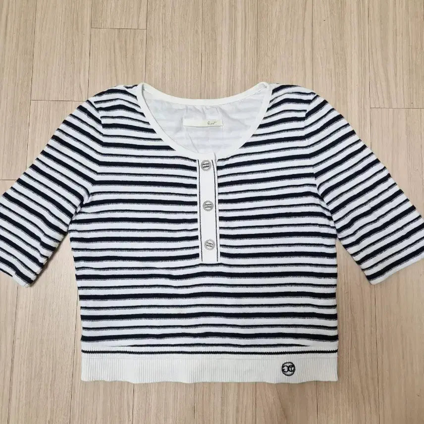 [BUNJANG] G-Cut Navy Stripe Short-Sleeve Knit / 지컷 네이비 스트라이프 반팔 니트 듀엘 보브 온앤온 쥬크 나이스클랍