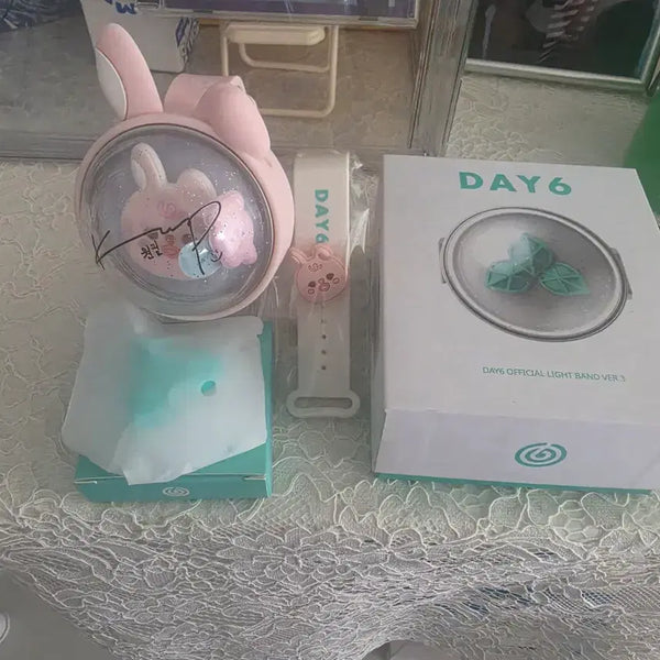 [BUNJANG] DAY6 Official Lightstick Full Set / 마데워치 풀세트 판매합니다