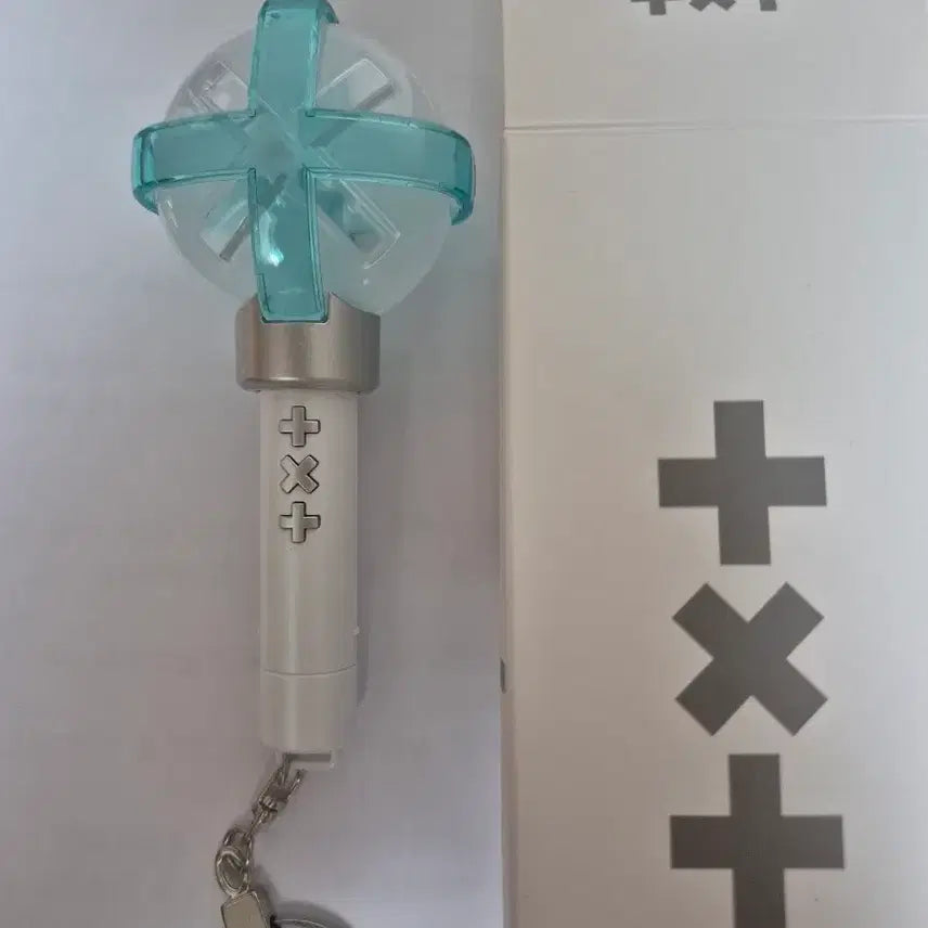 [BUNJANG] TOMORROW X TOGETHER Lightstick Keychain / 투모로우바이투게더 응원봉 키링