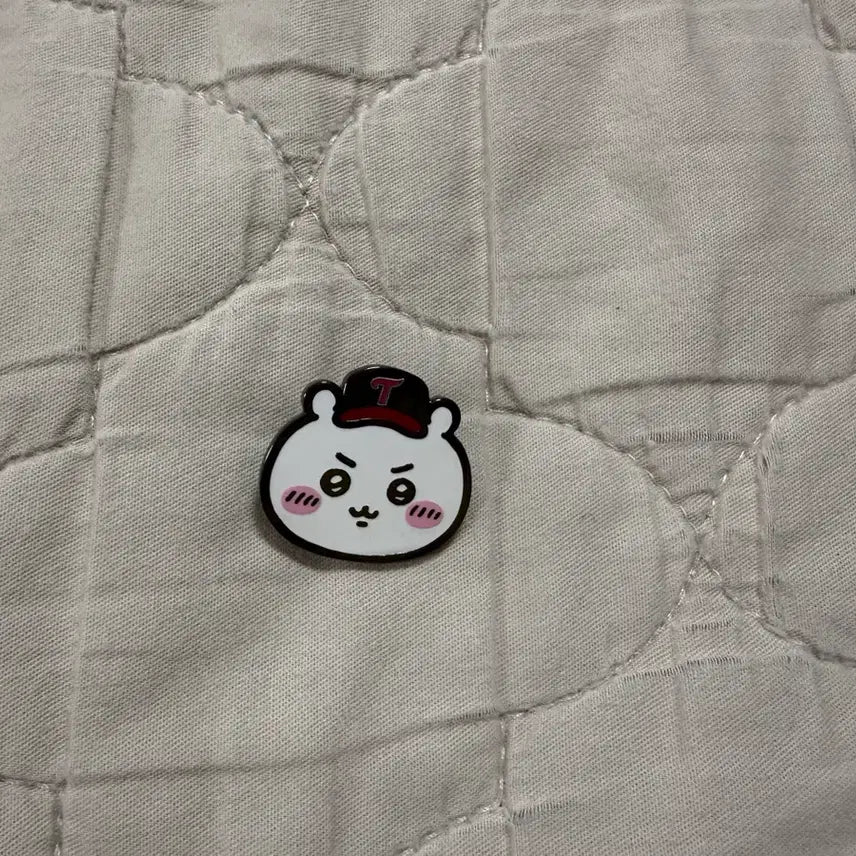 [BUNJANG] LG Twins Chee-Chi-Kawa Pin Badge / 엘지트윈스 먼작귀 치이카와 핀 뱃지