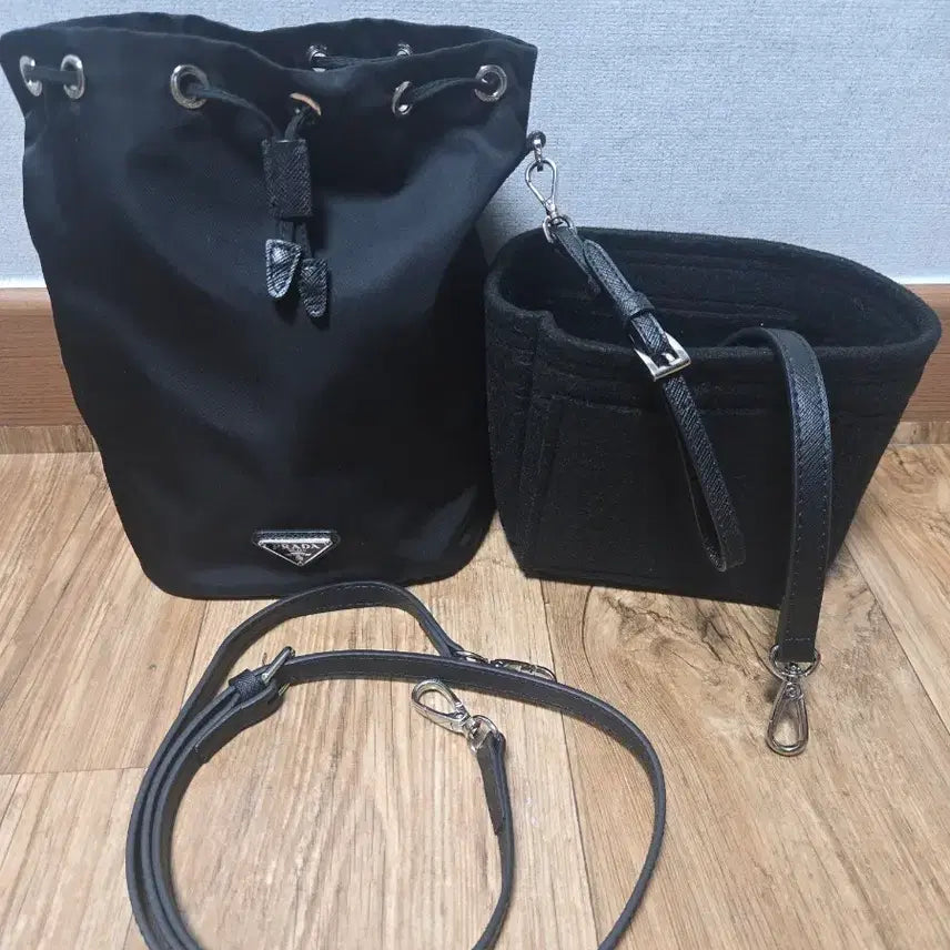[BUNJANG] Prada Nylon Pouch Bucket Bag / 프라다 버킷백
