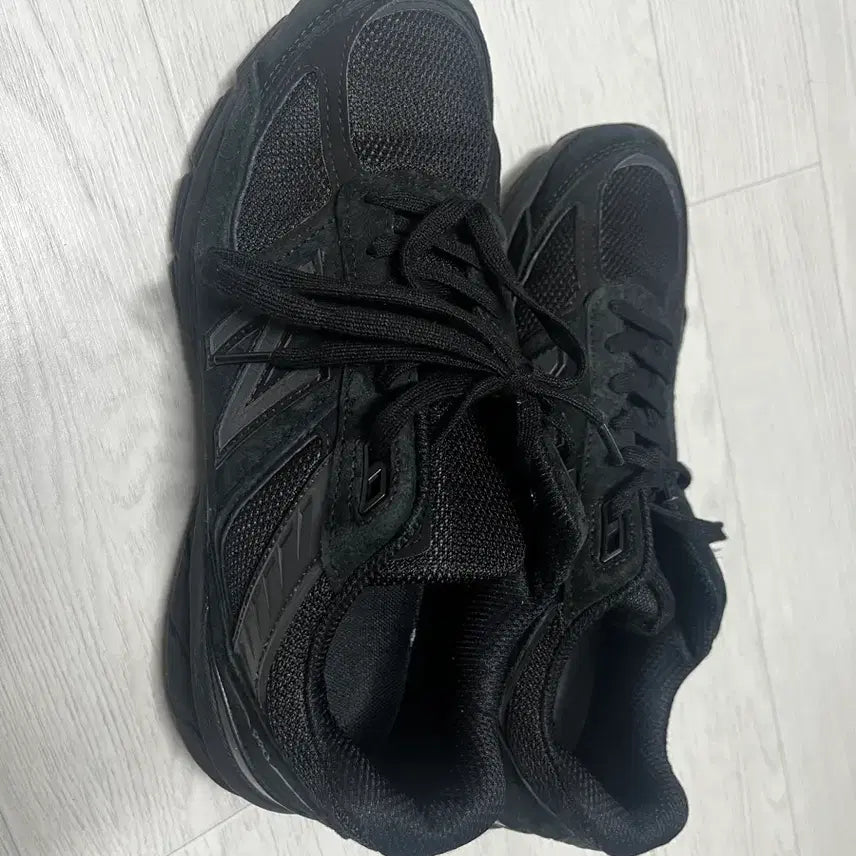 [BUNJANG] New Balance 990v5 Triple Black Sneakers / 뉴발란스 990v5 트리플블랙 270