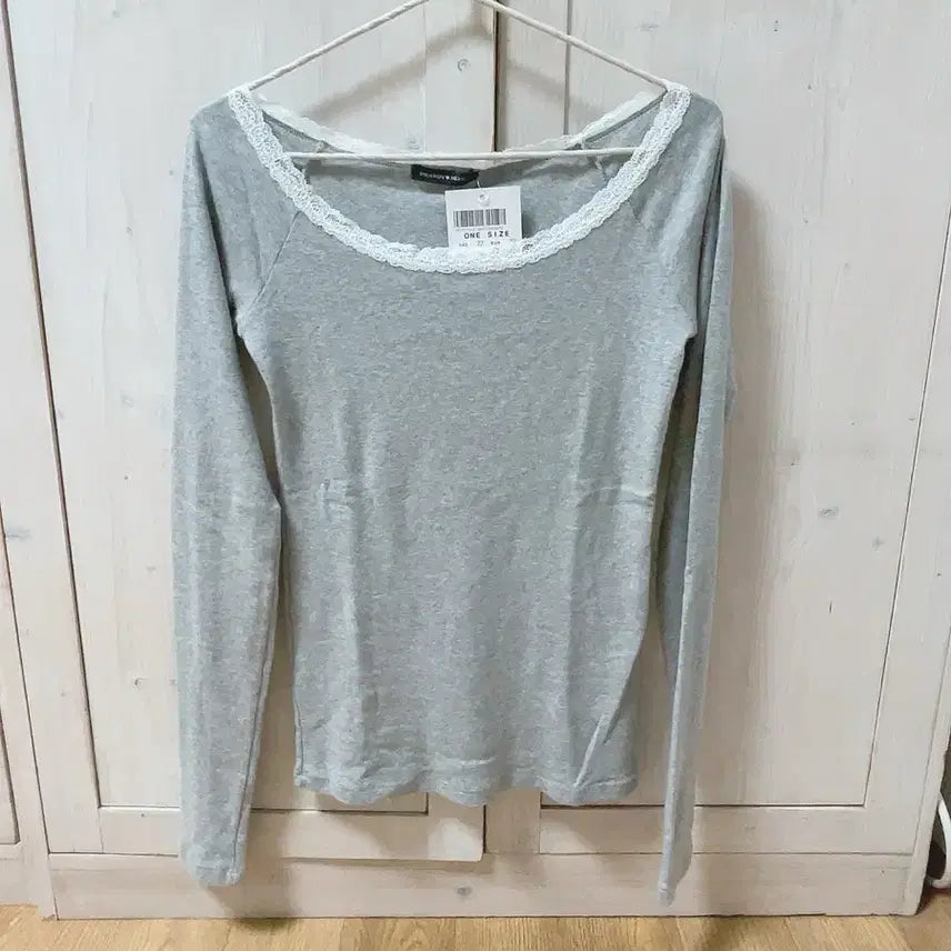 [BUNJANG] Brandy Melville Larissa Lace Long Sleeve T-Shirt / 브랜디멜빌 라리사 레이스 그레이 화이트 롱슬리브 긴팔 티셔츠 새상품