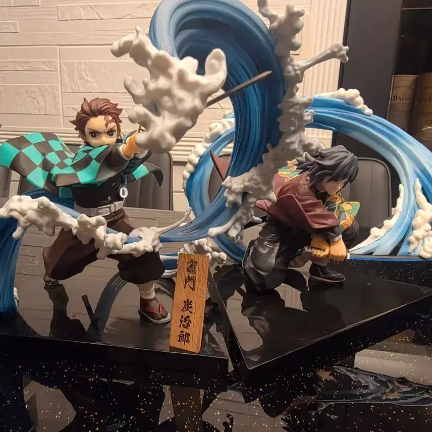 [BUNJANG] Demon Slayer Tanjiro & Giyu Figure Bundle / 귀멸의 칼날 피규어 탄지로 ,기유 일괄