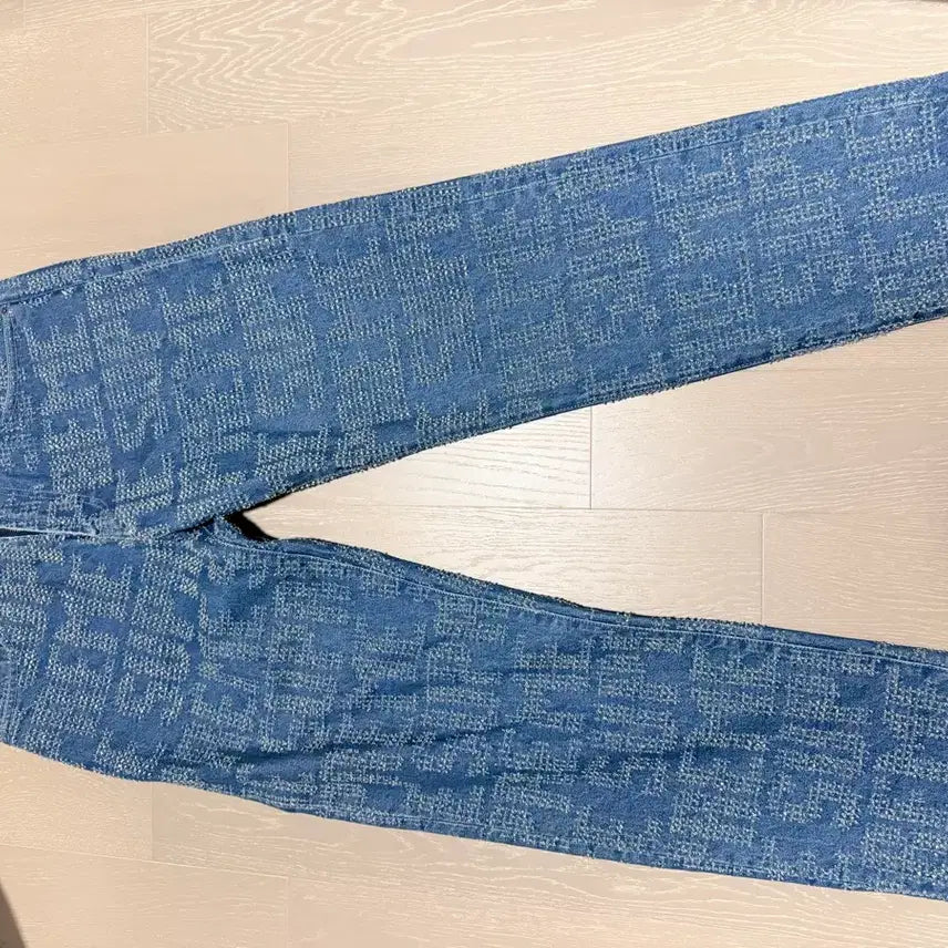 [BUNJANG] Supreme Needlepunch Regular Jeans Washed Blue 34 / 슈프림 니들펀치 레귤러 진 워시드 블루 23f/w 34사이즈