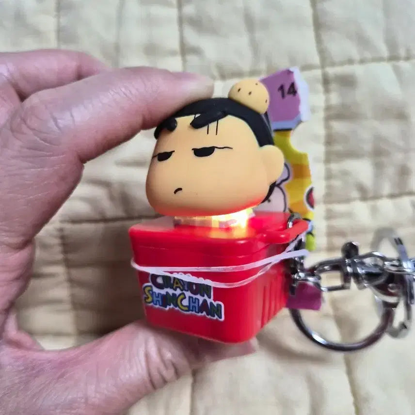 [BUNJANG] Crayon Shin-chan Sound LED Keycap Keyring with Cyst / 혹이 난 짱구 사운드 LED 키캡 키링