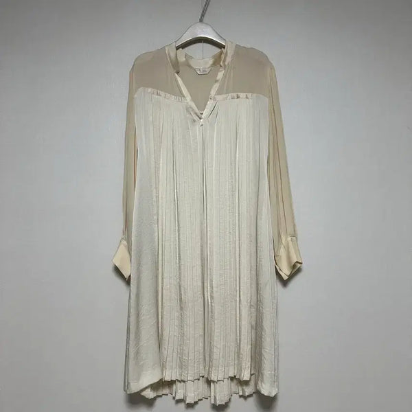 [BUNJANG] Time Silk Notch Neck Pleated Dress / 타임 실크 노치넥 플리츠 원피스